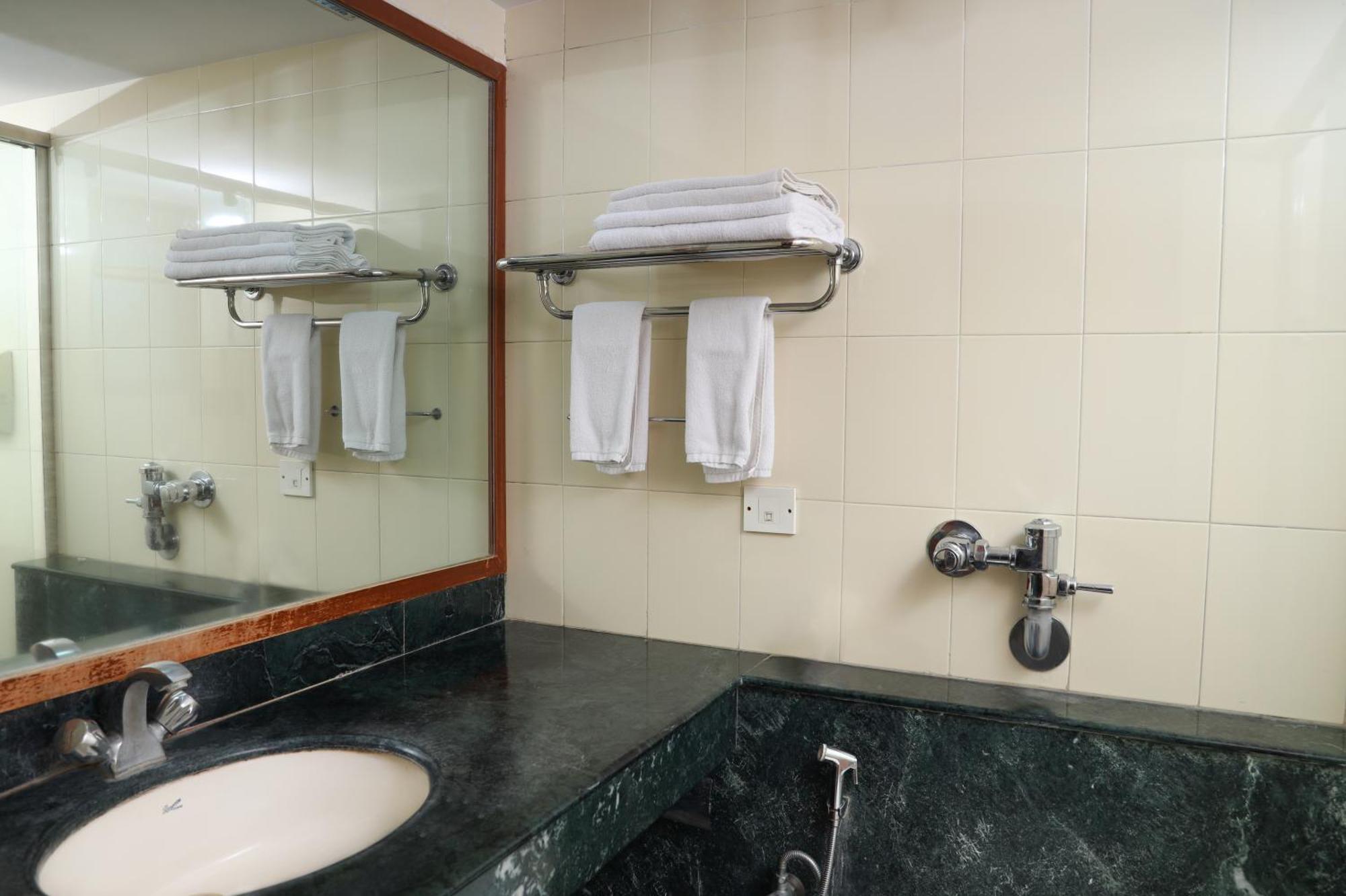 Sivakāsi Bell Hotel מראה חיצוני תמונה